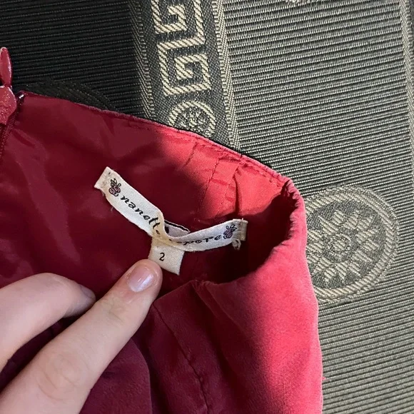 Red 2000’s top - Picture 2 of 2